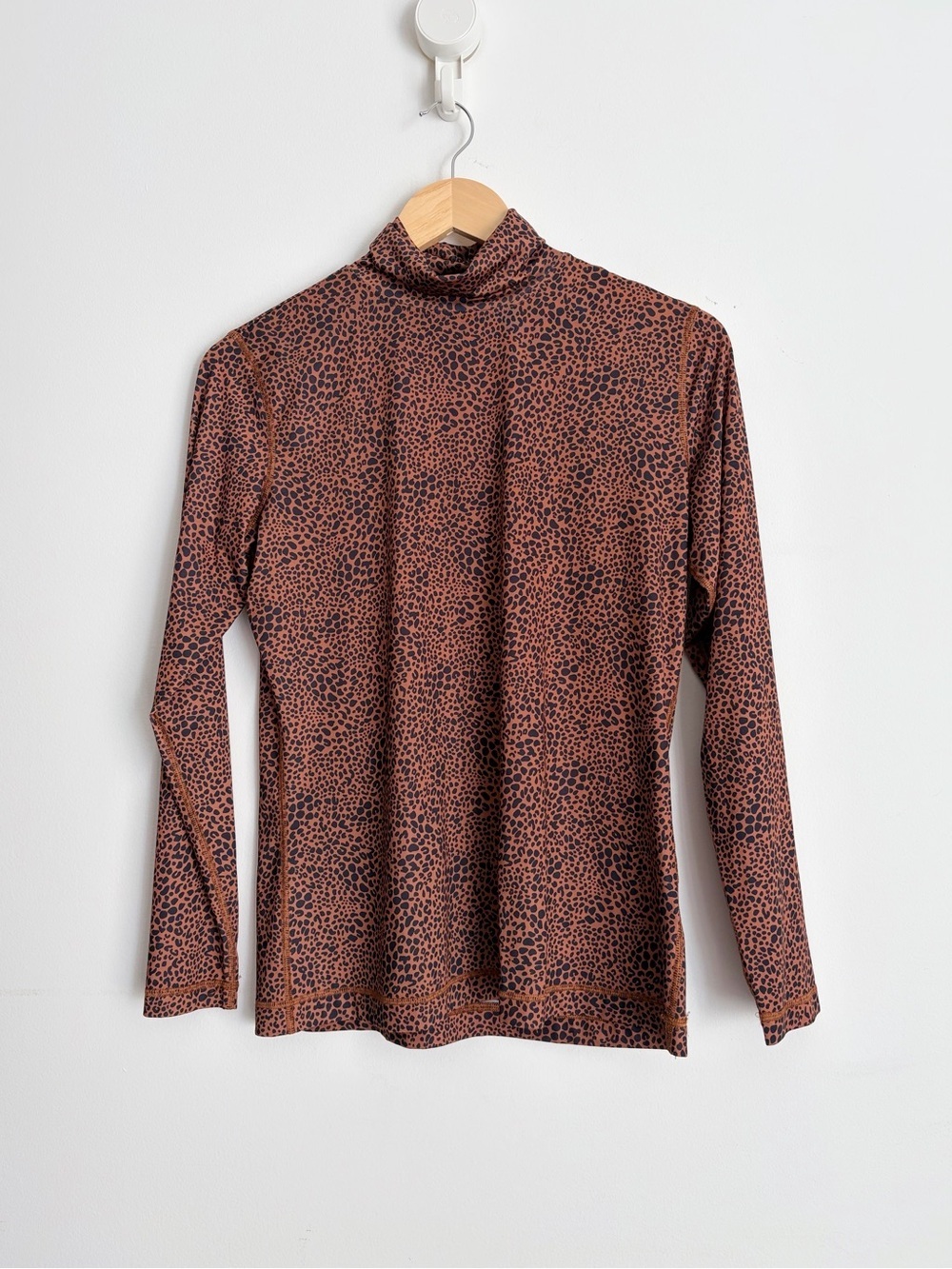 Lands’ End Stretch Mock Neck Top Animal Print Leopard Print M